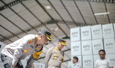 Kapolrestabes-Surabaya-Pastikan-Keamanan-dan-Kesiapan-Pilkada-2024,-Cek-Gudang-Logistik-KPU